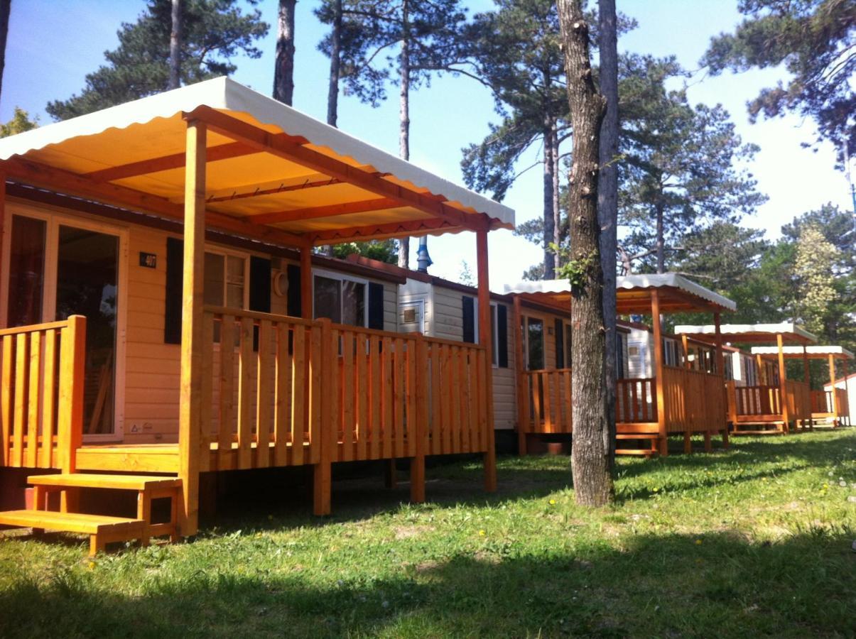 Camping Village Mare Pineta Sistiana Bilik gambar